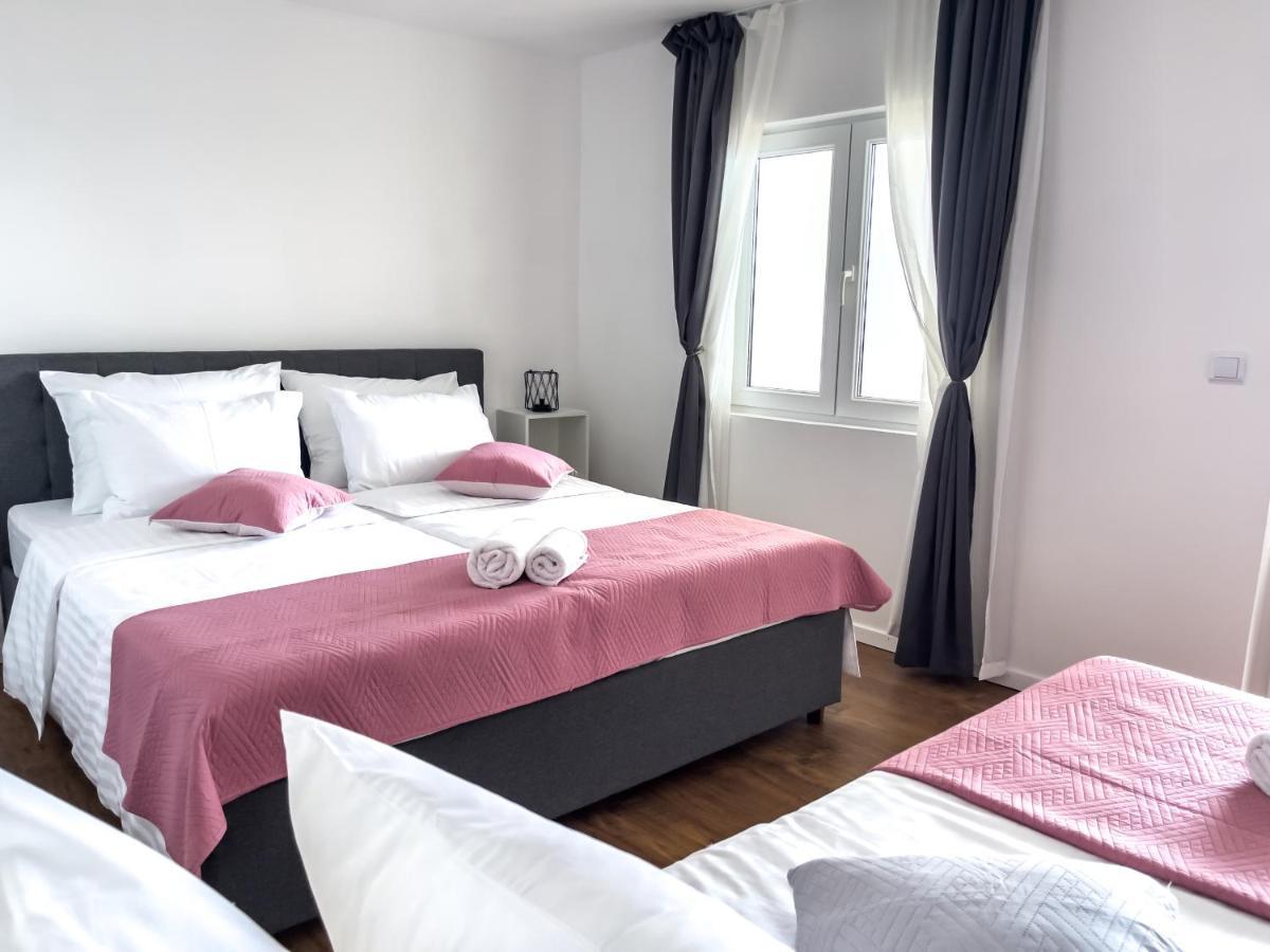 Apartments Goro Подстрана Екстер'єр фото