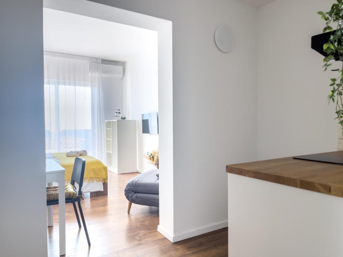 Apartments Goro Подстрана Екстер'єр фото