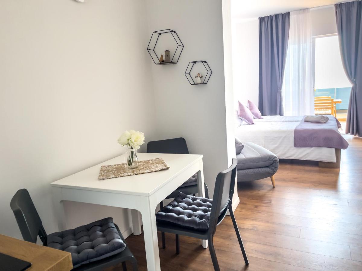 Apartments Goro Подстрана Екстер'єр фото