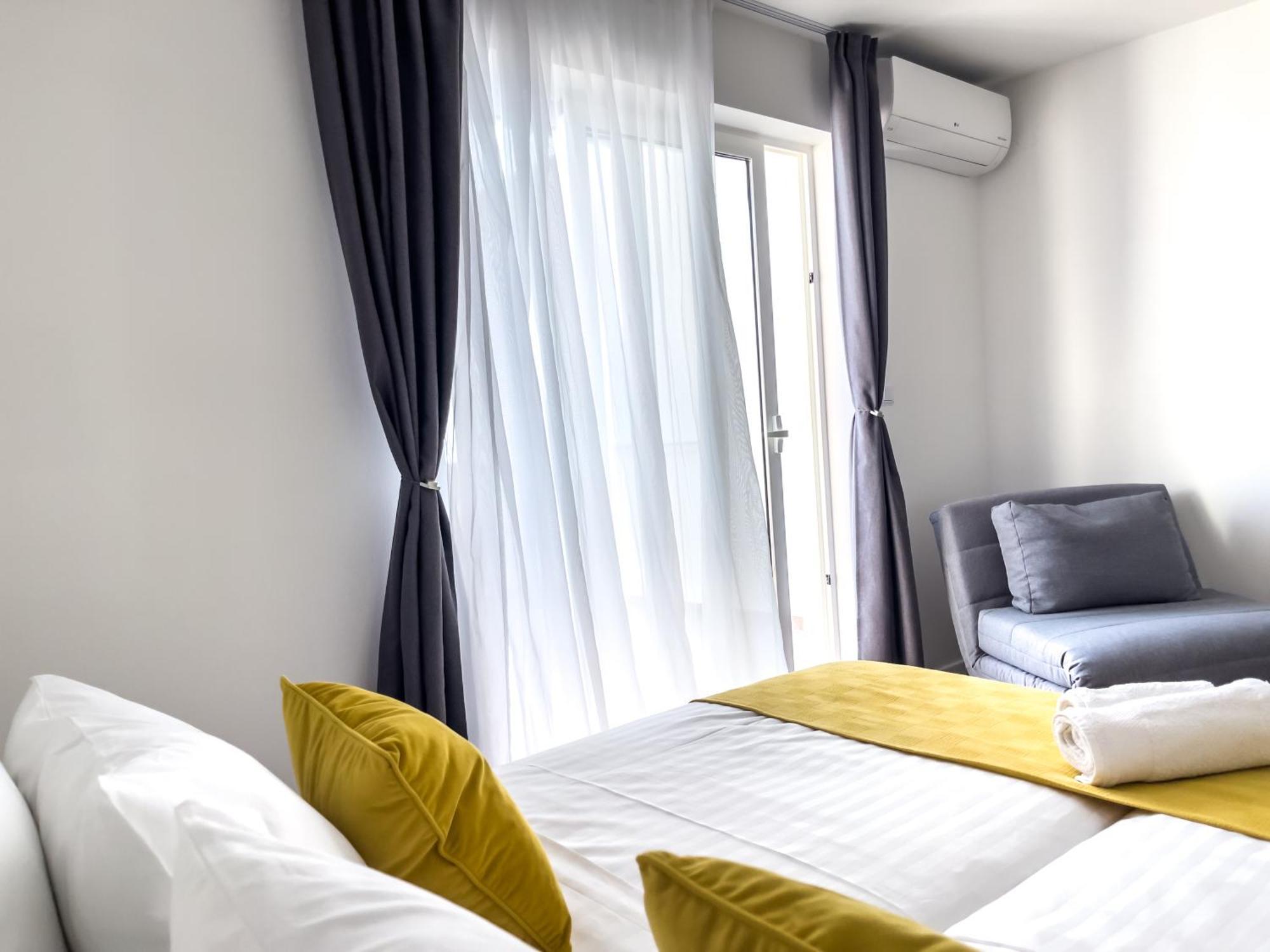 Apartments Goro Подстрана Екстер'єр фото