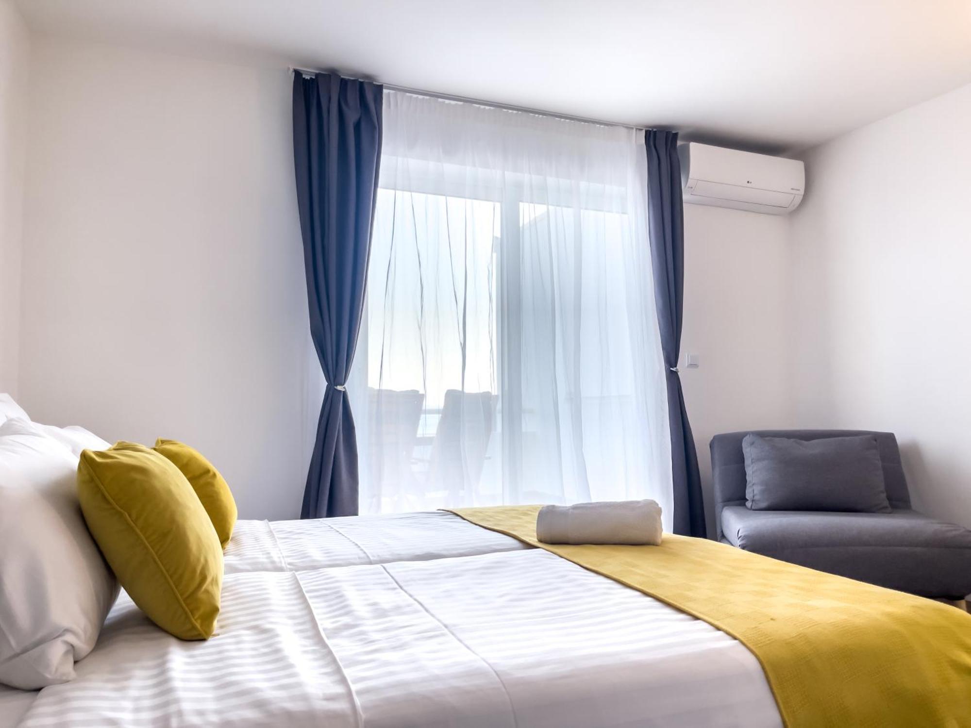 Apartments Goro Подстрана Екстер'єр фото